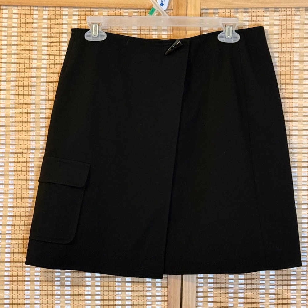 Talbots Petites Black Wrap Mini Skirt Toggle Closure Cargo Pocket Size 8P Office